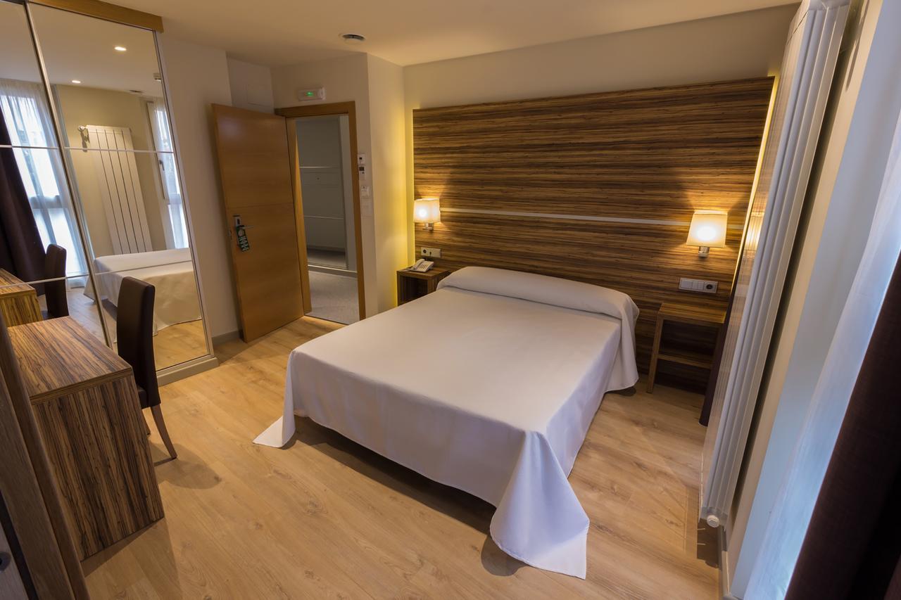 Hotel Novo Candido Ourense Exteriör bild